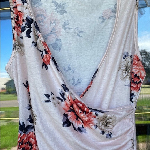 Women’s Floral Tank Top Size Small - Picture 4 of 5
